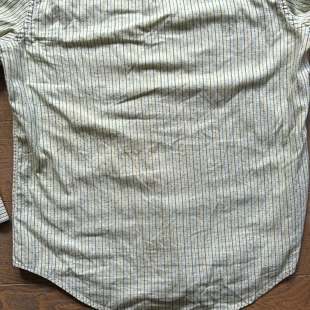 PERRY ELLIS - Large Button Down - Picture 5 of 6